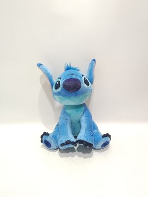 Konuşan oyuncak oturan Stitch, 7.09 inç ve 11.02 inç boylarında sevimli.